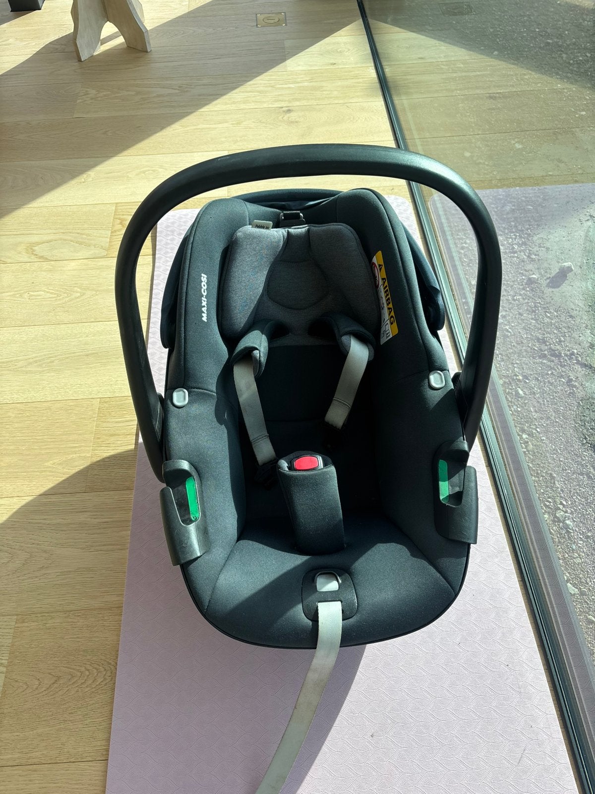 Maxi-cosi pebble 360 + newborn inzetstuk zeer goede staat, Kinderen en Baby's, Ophalen, Zo goed als nieuw, Maxi-Cosi