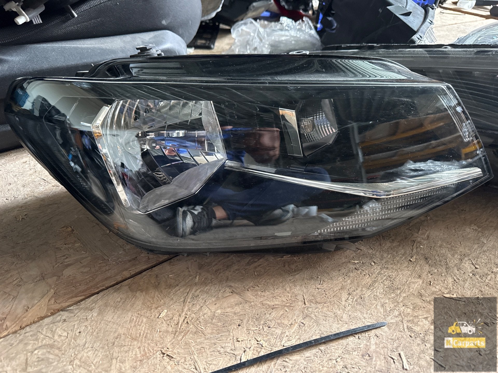 Koplamp Volkswagen Caddy Halogeen 2K1941016A Rechts, Info@fabrikant.eu, Fabrikant BV, Gebruikt, Fabrikantstraat 1
1000 AA  Amsterdam, NL