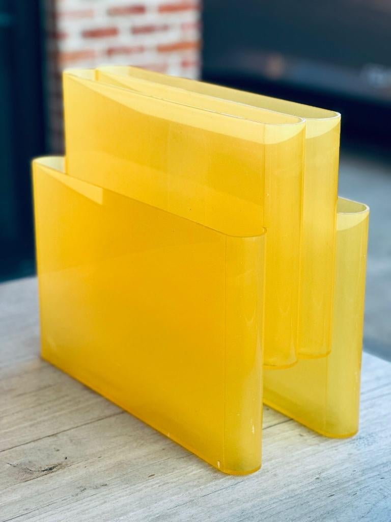 Kartell tijdschriftenhouder – Italiaans design –70’s Vintage, Huis en Inrichting, Ophalen, Gebruikt
