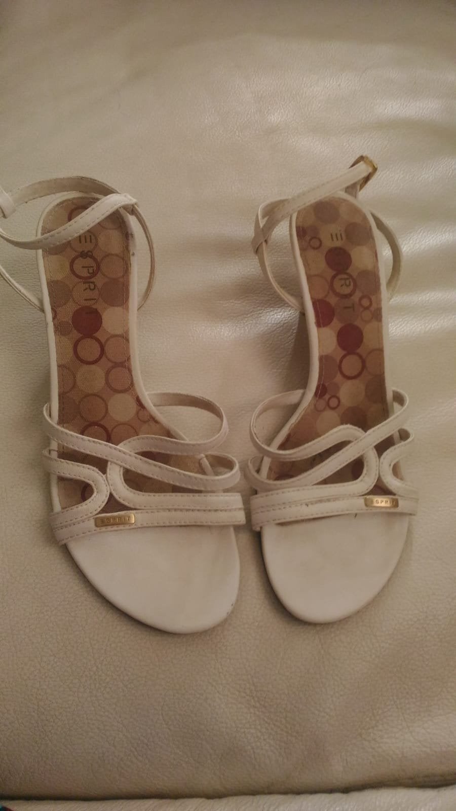 Talons esprit femme, Enlèvement ou Envoi, Comme neuf