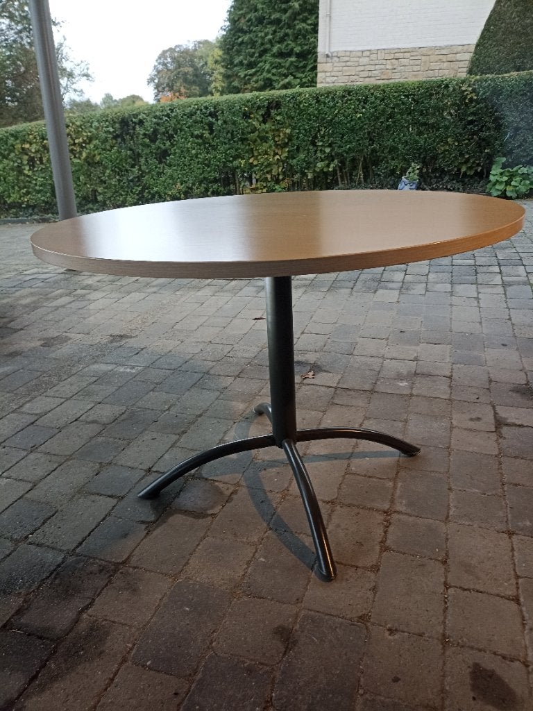 Table de cuisine ronde, 100 à 150 cm, Cinq personnes ou plus, Rond, Comme neuf