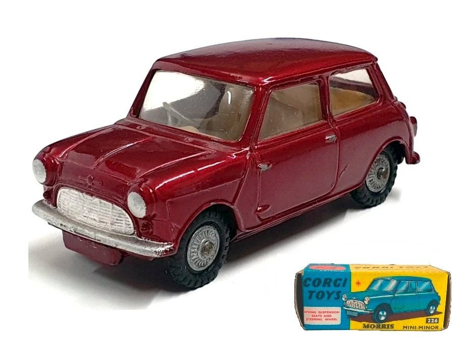 Mini Minor bordeaux met doos Corgi # 226., Hobby & Loisirs créatifs, Voitures miniatures | 1:43, Enlèvement ou Envoi, Comme neuf