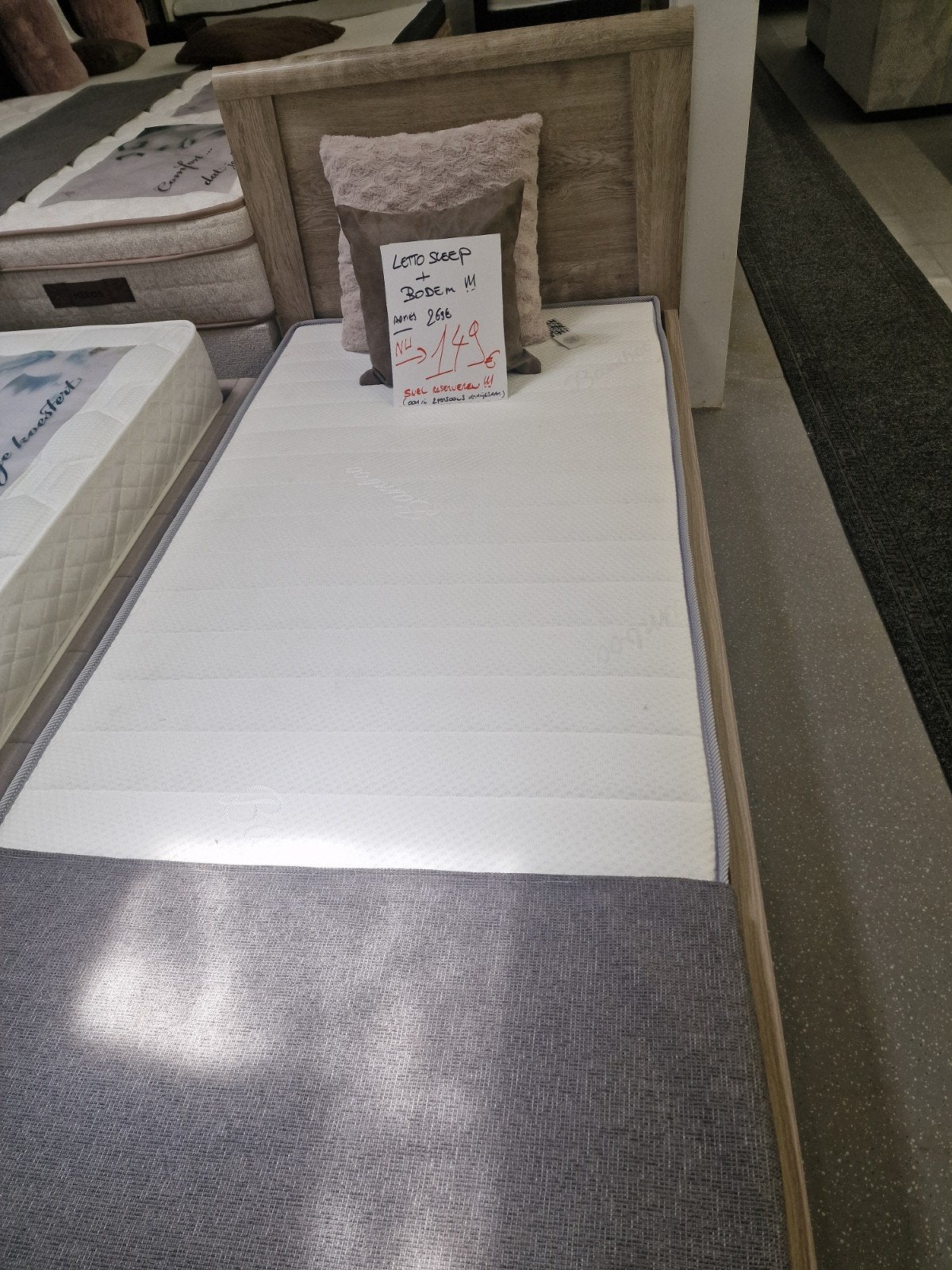 Bed met lattenbodem 149 €, Ophalen, Lattenbodem