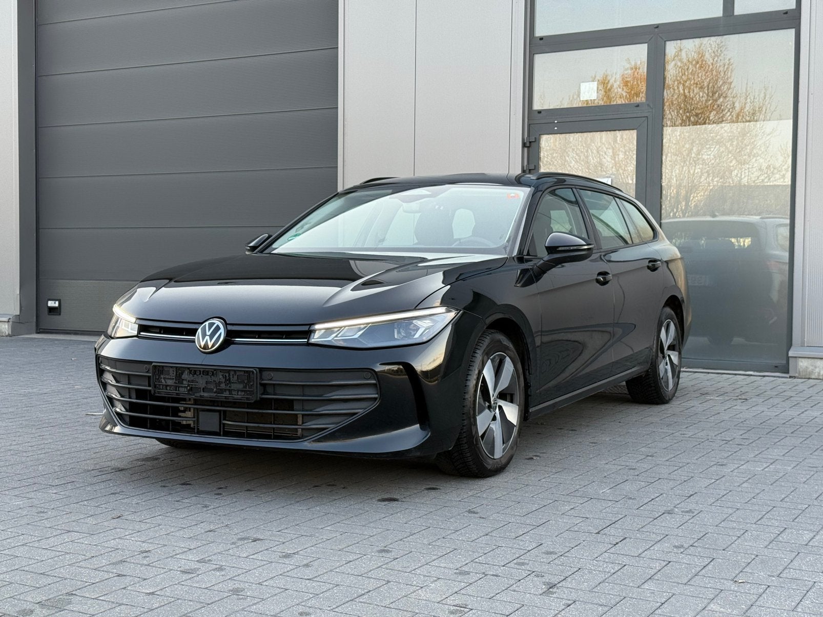 Volkswagen Passat Variant 2025 eTSI 150ch, 121 g/km, Achat, 1505 kg, Alarme