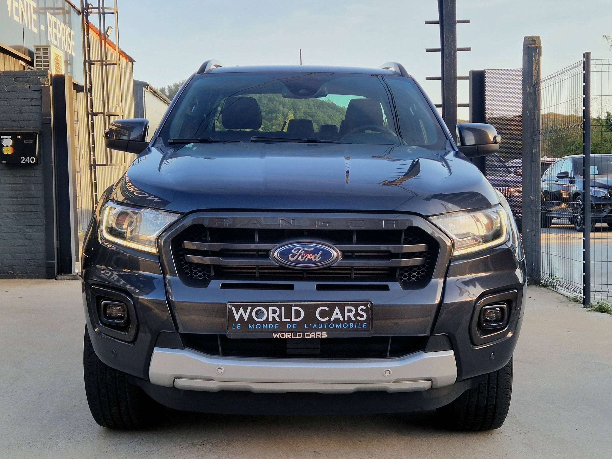 Ford Ranger 2.0 BiT Wildtrak - TVAC/BTWin - BOITE AUTOMATIQU, Autos, Cuir, Argent ou Gris, Achat, Ordinateur de bord