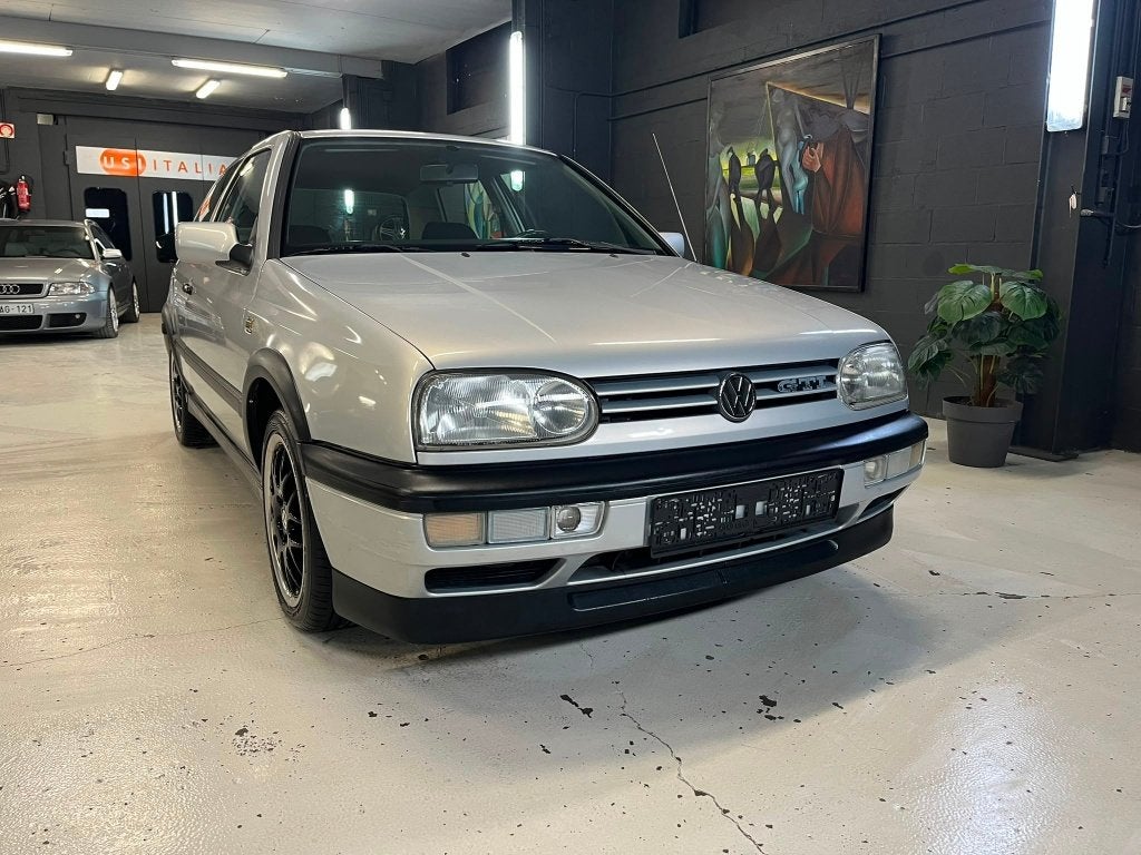 VW GOLF 3 GTI * TRES BEL ETAT * CARNET D'ENTRETIEN COMPLET*, Autos, Argent ou Gris, Entreprise, Golf, Tissu