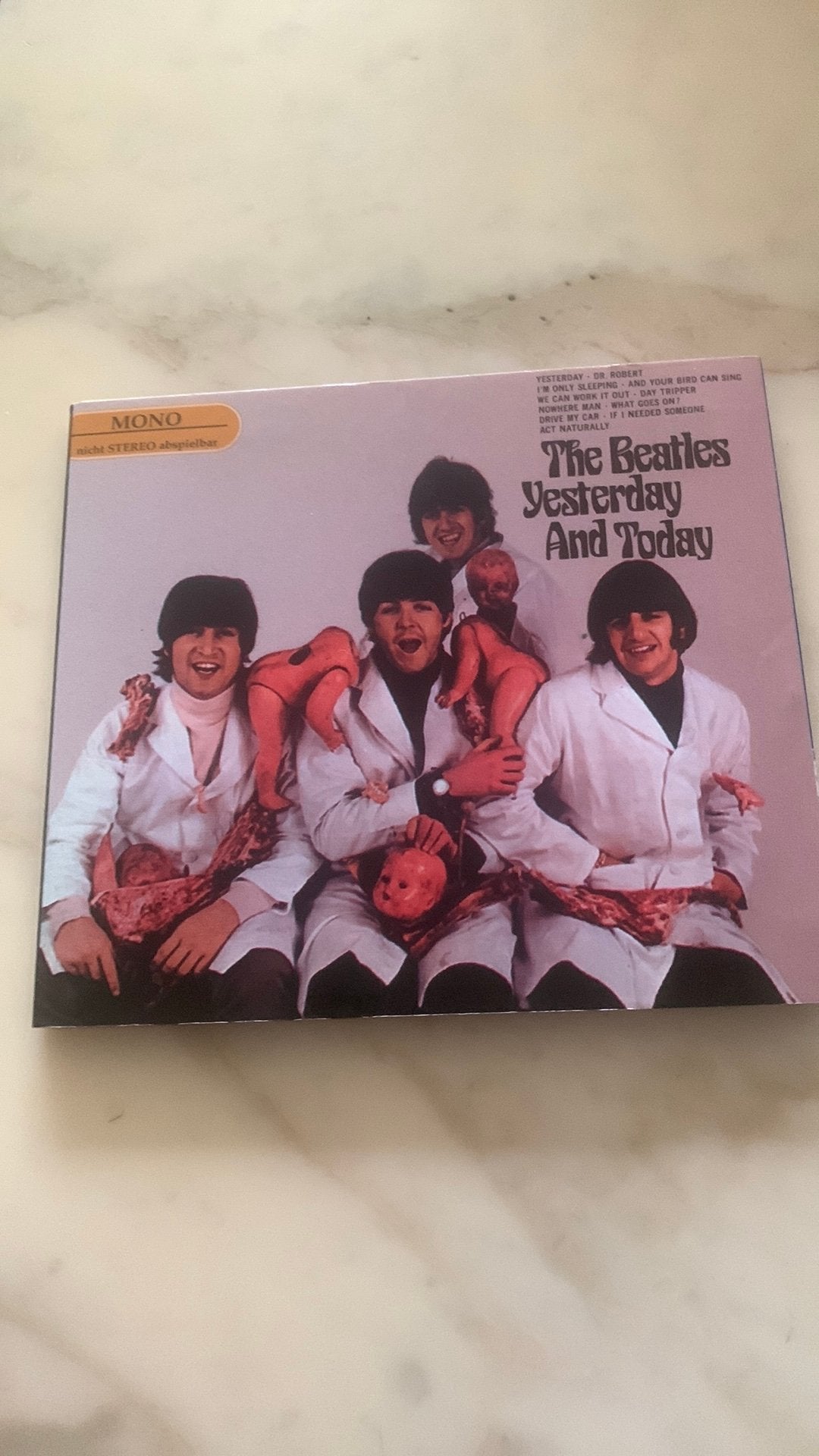 The Beatles ~ Yesterday and today / Revolver, Enlèvement ou Envoi, Comme neuf