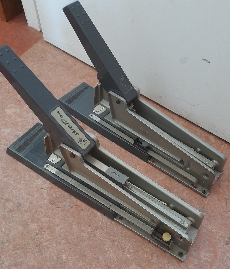 Agrafeuse Skrebba 117, Enlèvement, Utilisé, Autres types