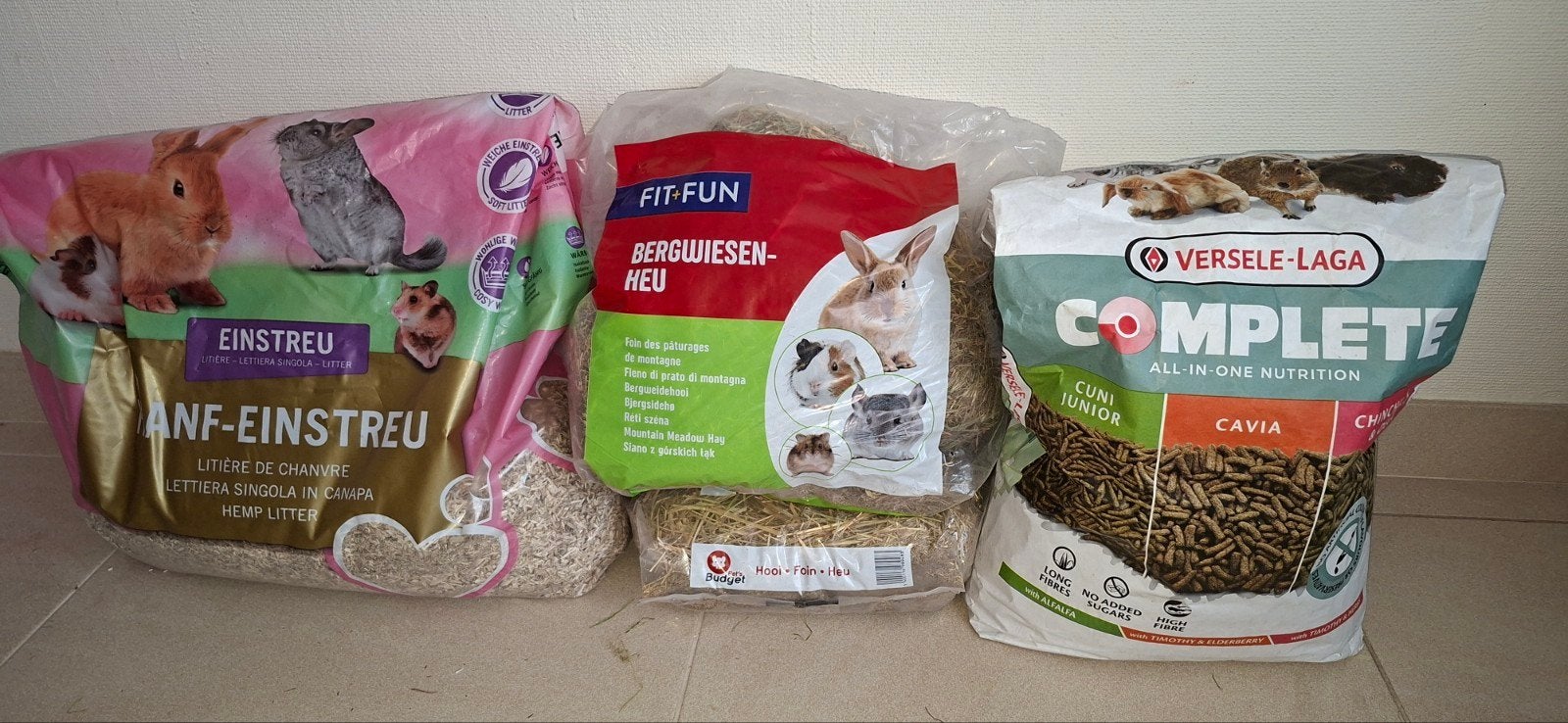 Croquettes pour cavia, foin et litière de chanvre, Animaux & Accessoires, Rongeurs & Lapins | Accessoires, Enlèvement, Comme neuf