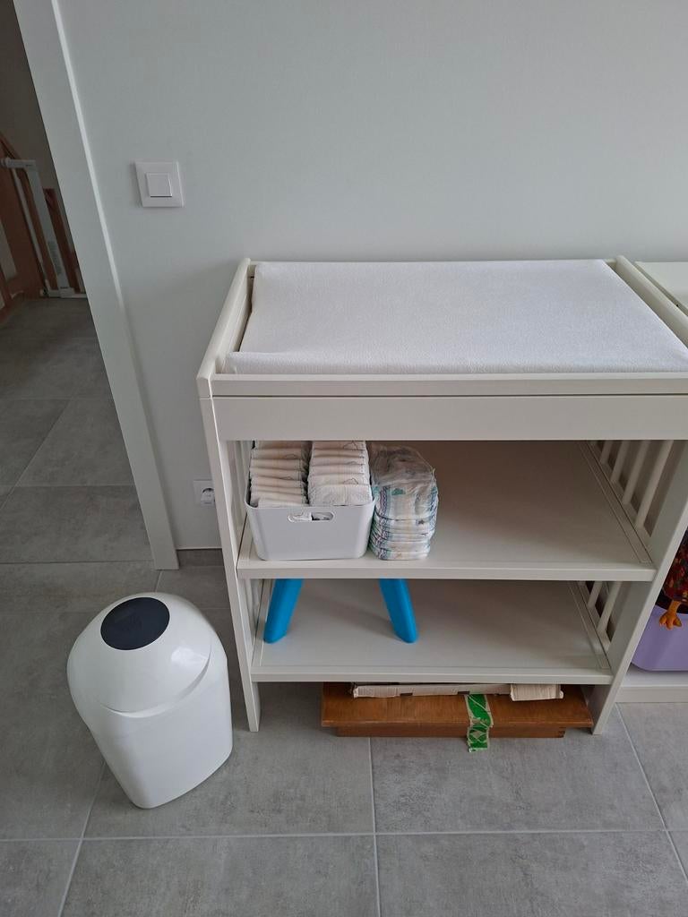 Verzorgtafel + Tommee tippee vuilbak pampers., Kinderen en Baby's, Ophalen