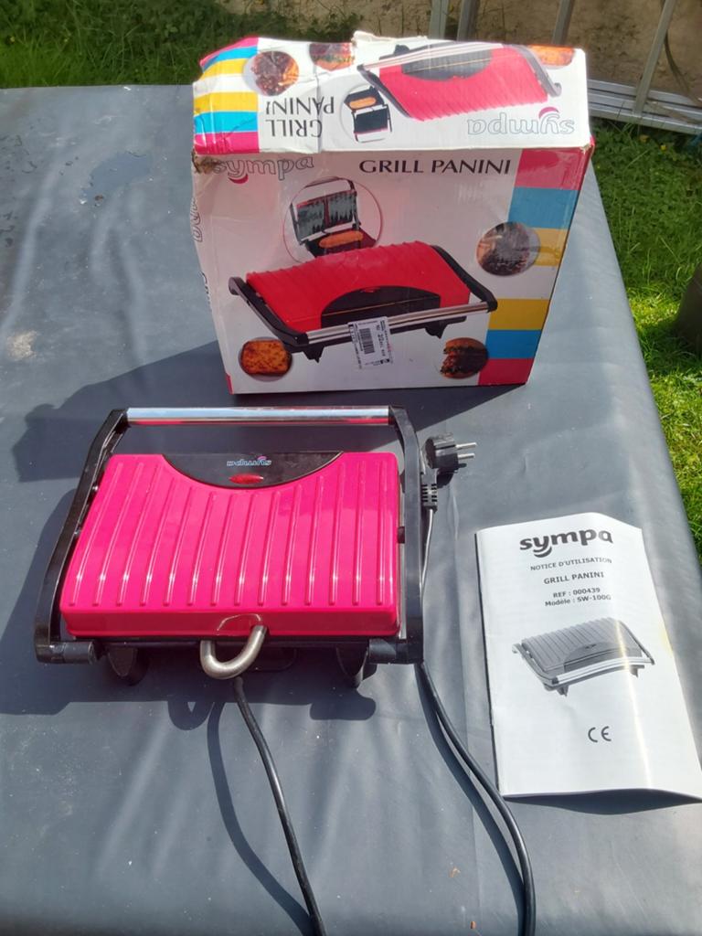 A vendre nouveaux grill +boite+manuel=**parfait cuit extras*, Enlèvement, Plaques amovibles, Neuf