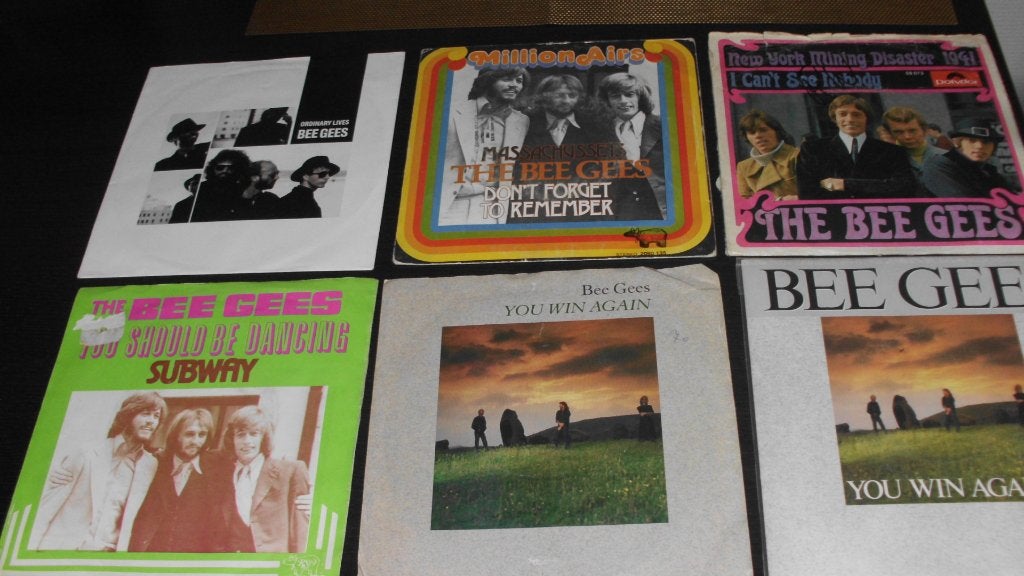 verzameling singels van the bee gees, Housse de protection extérieure, Enlèvement ou Envoi, Utilisé, 7 inch