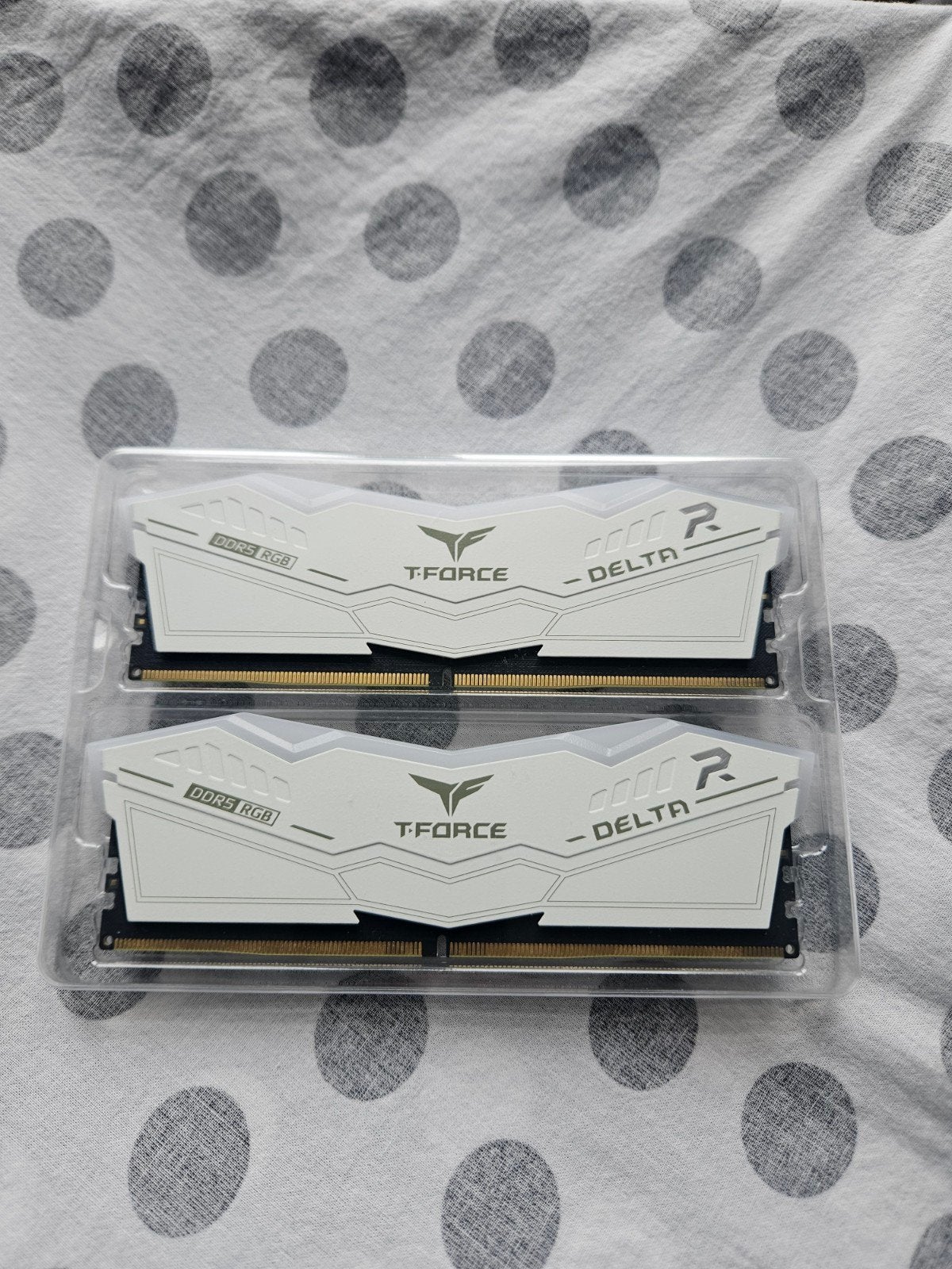 16GB DDR5 6000MHZ TEAM GROUP T-FORCE DELTA RGB !, Computers en Software, RAM geheugen, Ophalen