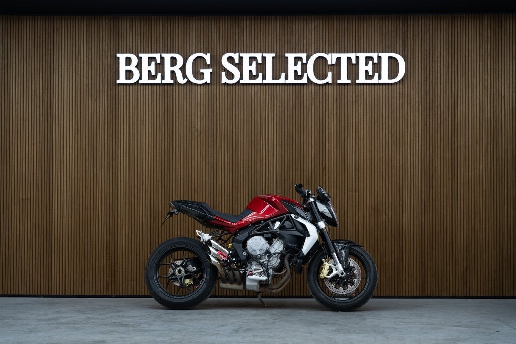 MV Agusta Brutale 800 | QD Exhaust | Carbon | Corse Zadel, Motos, Échappement sport, Permis Moto A, 798 cm³, Entreprise