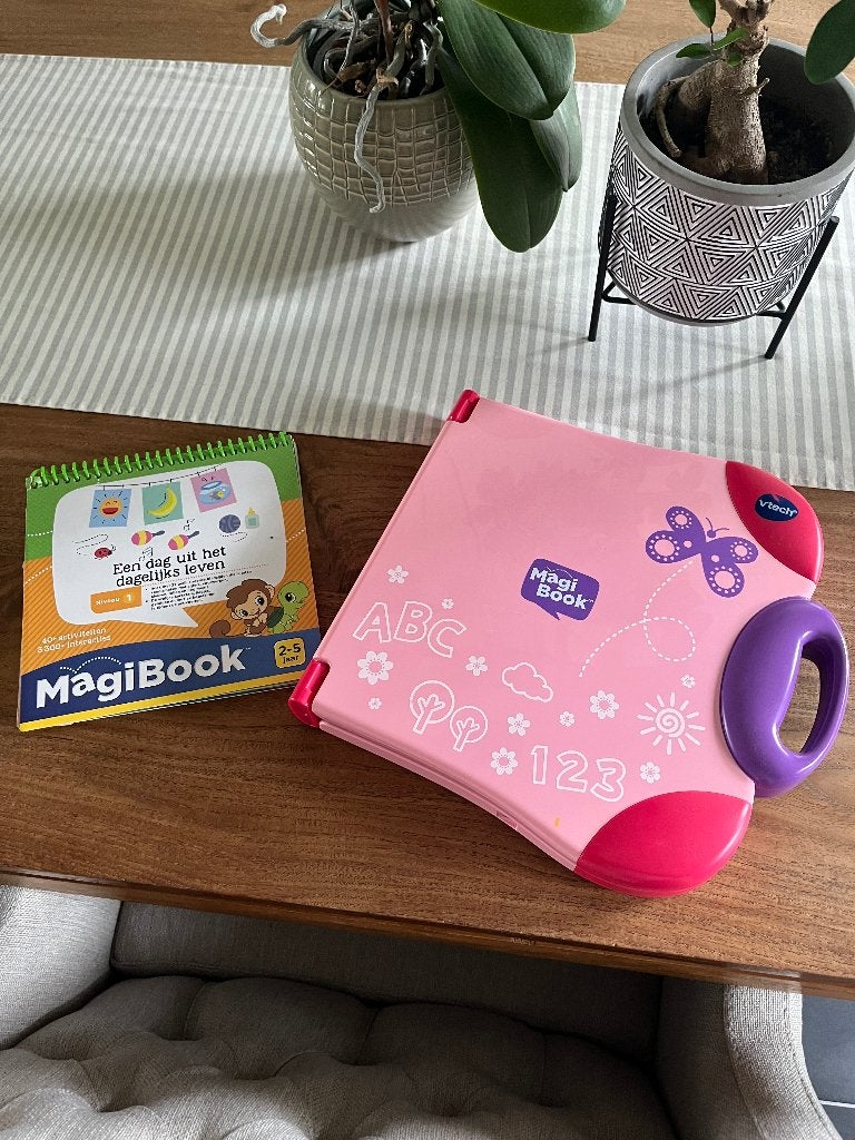 Magibook + 2 boekjes 2-5 jaar, Enlèvement, Utilisé, 2 à 4 ans