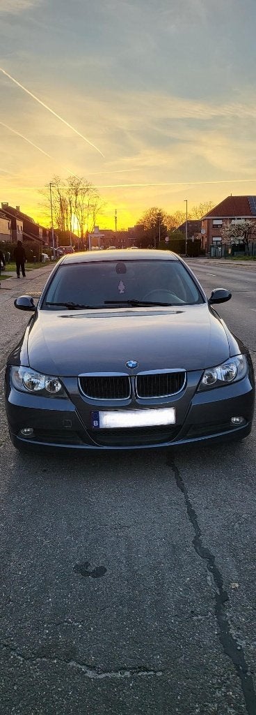 BMW 318i 2007 Recent *Gekeurd Voor Verkoop Rijklaar *Weg=Weg, Auto's, Stuurwielverwarming, Zwart, Bedrijf, 5 deurs