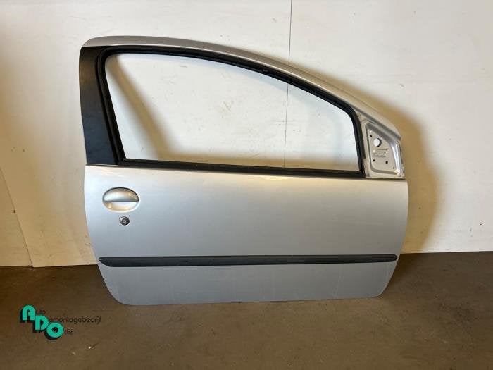 Portière 2portes droite d'un Peugeot 107 (107 05-) (KTB), -, 3 mois de garantie, Utilisé, Porte
