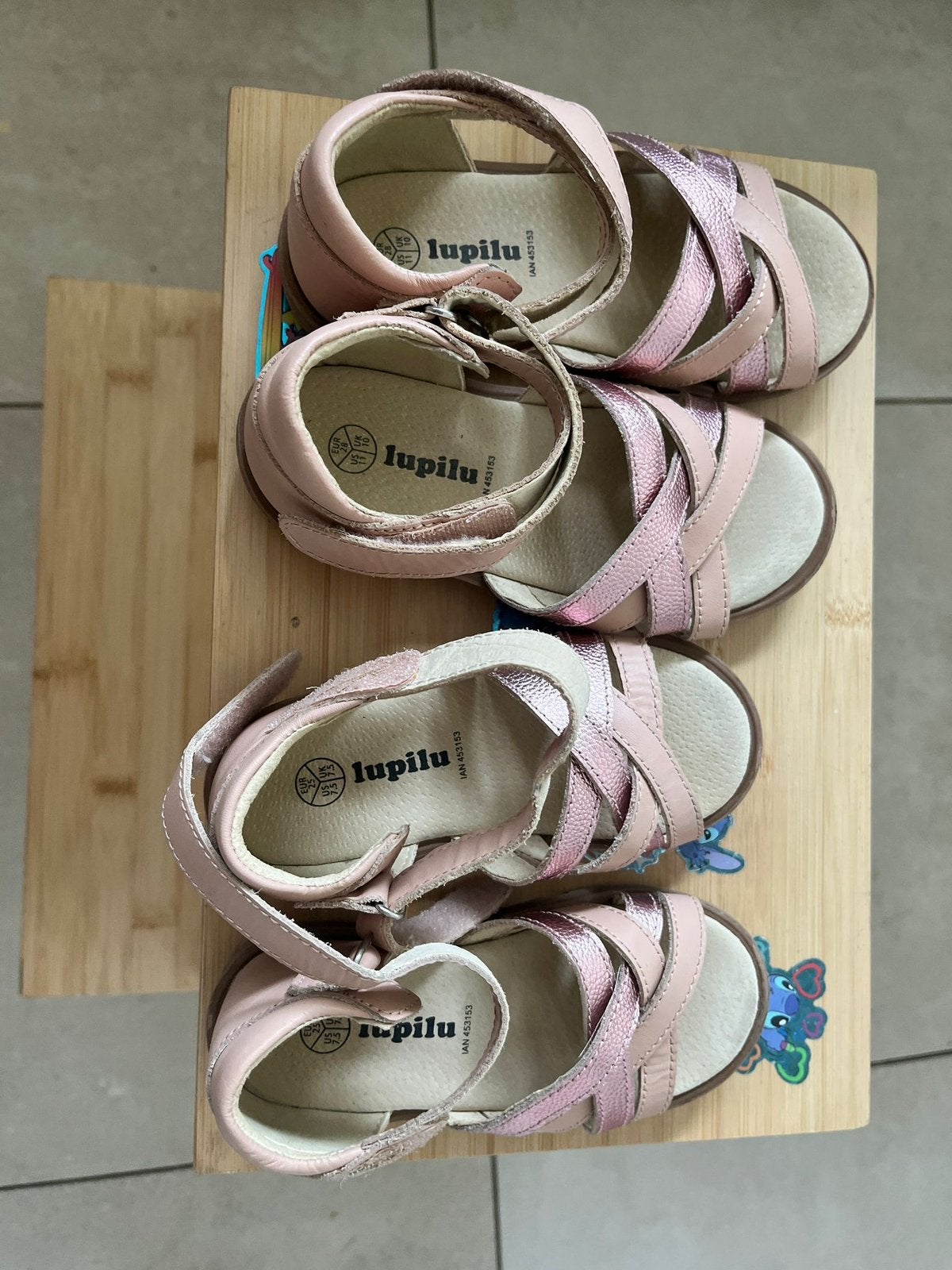 Meisjessandalen, maat EUR 25, 28, Kinderen en Baby's, Kinderkleding | Schoenen en Sokken, Ophalen, Nieuw