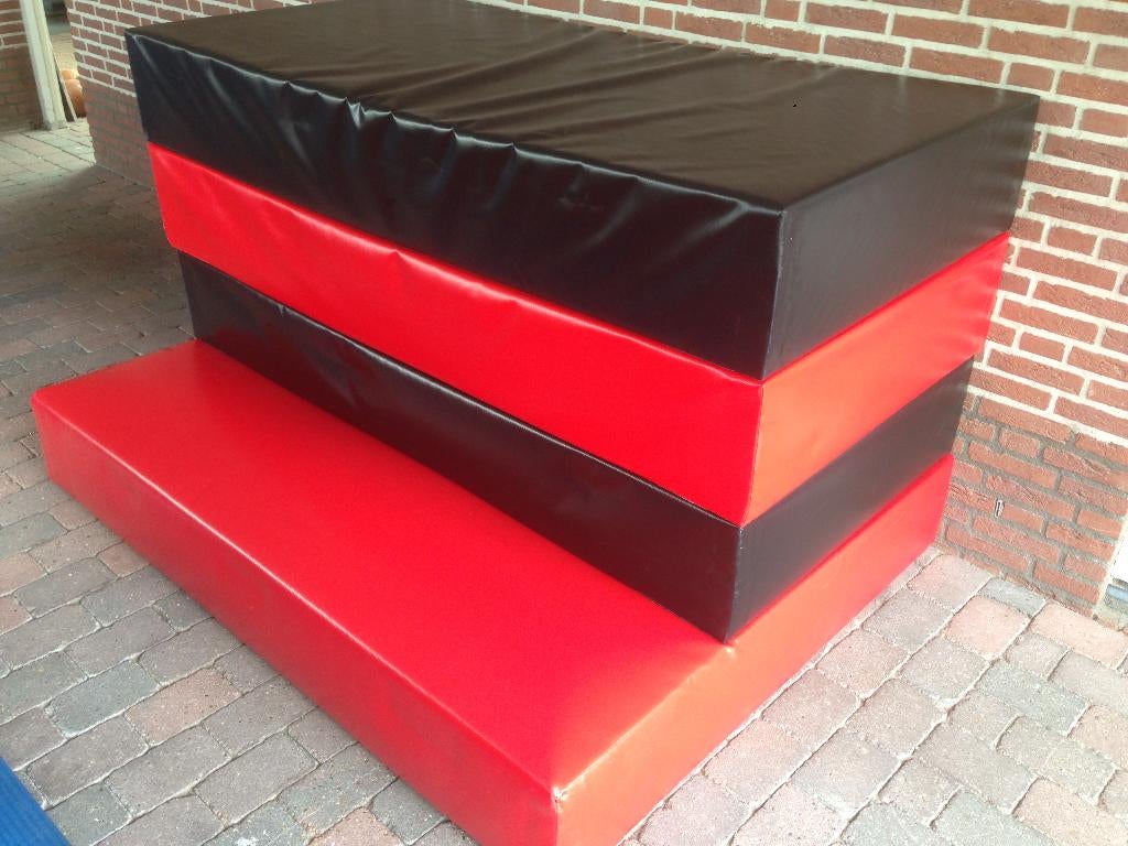 Kleine valmat, turnmat met waterdicht 2 x 1 meter en 30 cm, Sport en Fitness, Turnen, Ophalen, Zo goed als nieuw