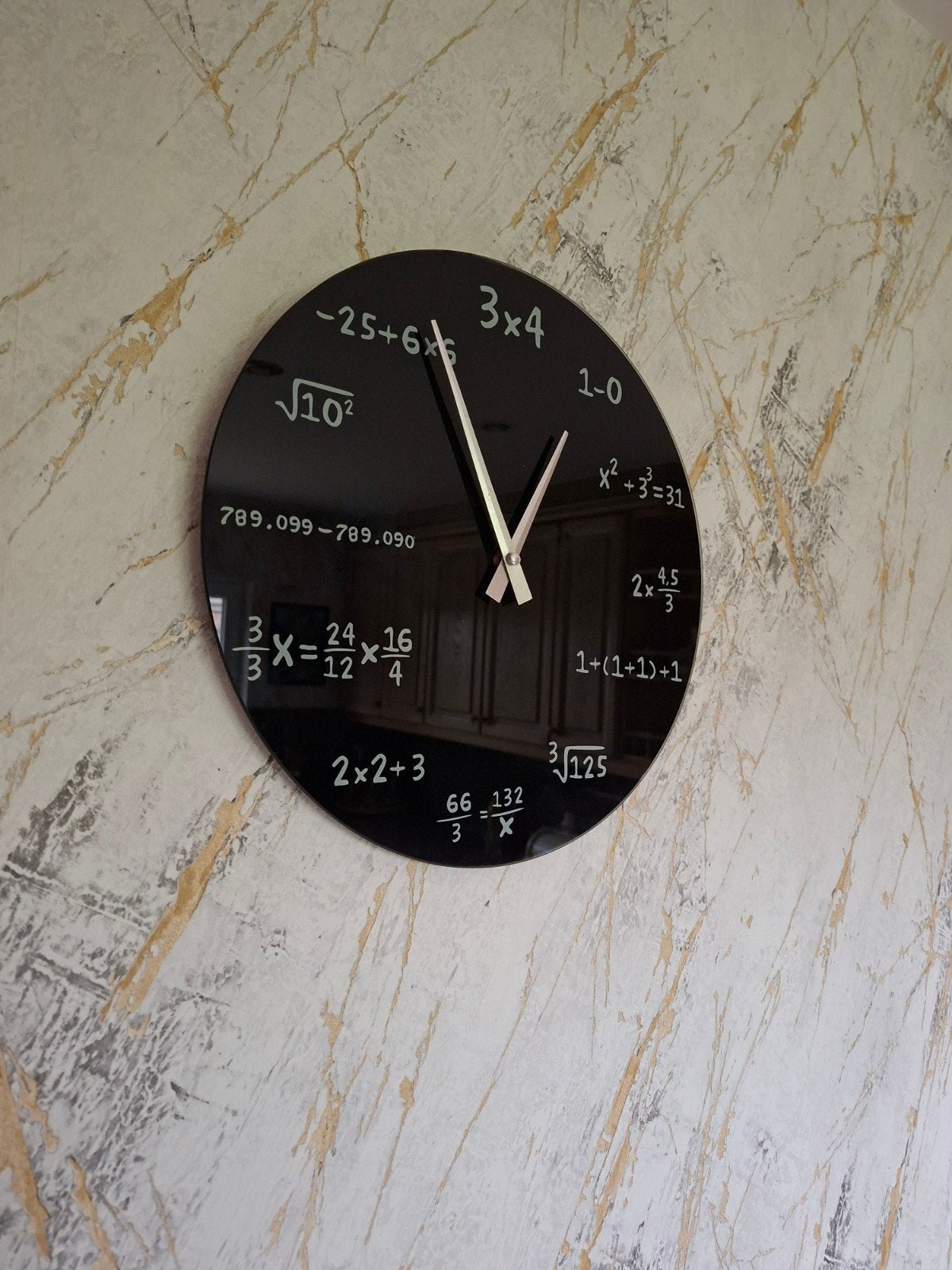 Horloge mathématique, Enlèvement ou Envoi, Noir, Fonctionne sur piles, Horloge murale