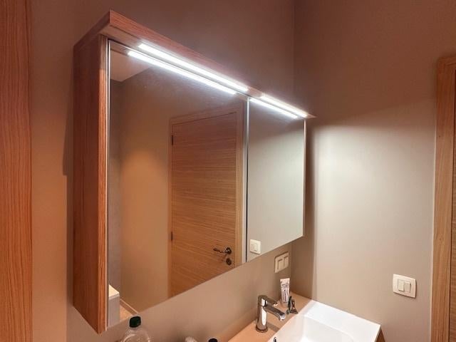 Fontana spiegelkast verlichting en zijpanelen, Huis en Inrichting, Ophalen, Spiegelkast, 100 tot 150 cm, Nieuw