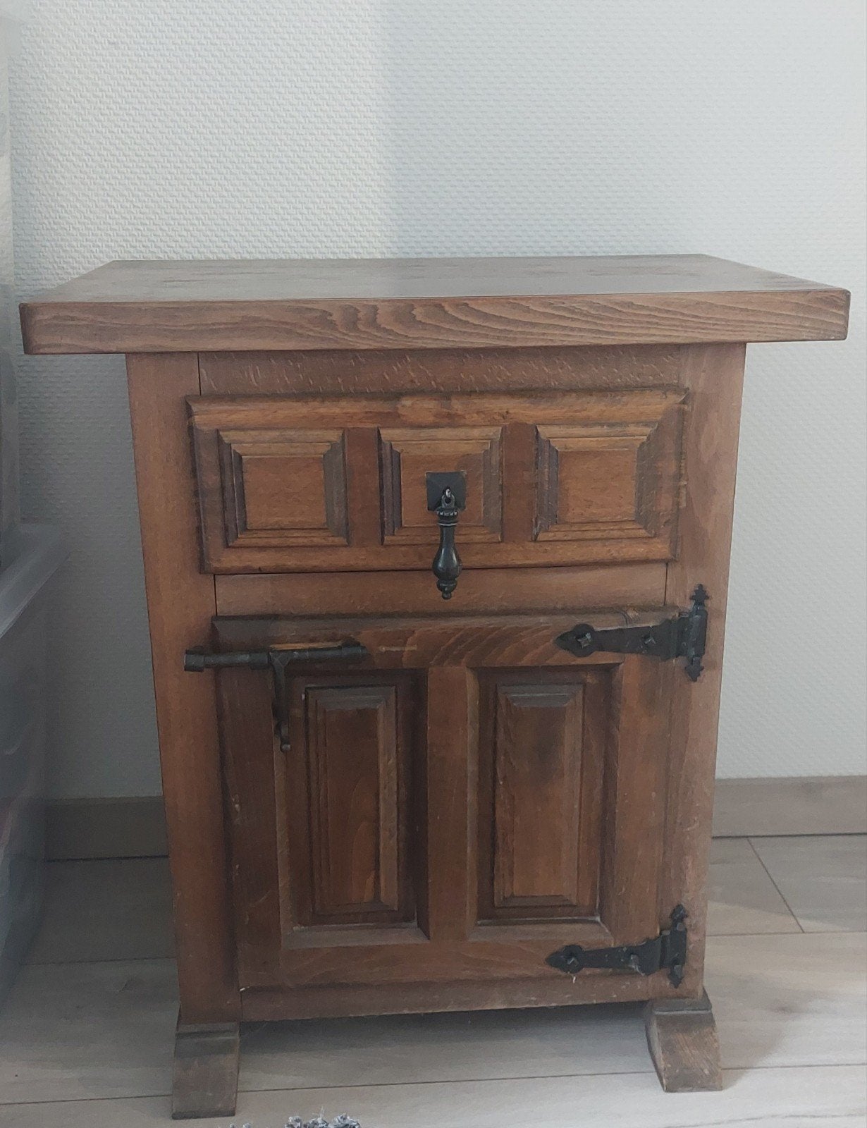 Table de chevet / table de decoration. Nachtkastje / decorat, Enlèvement