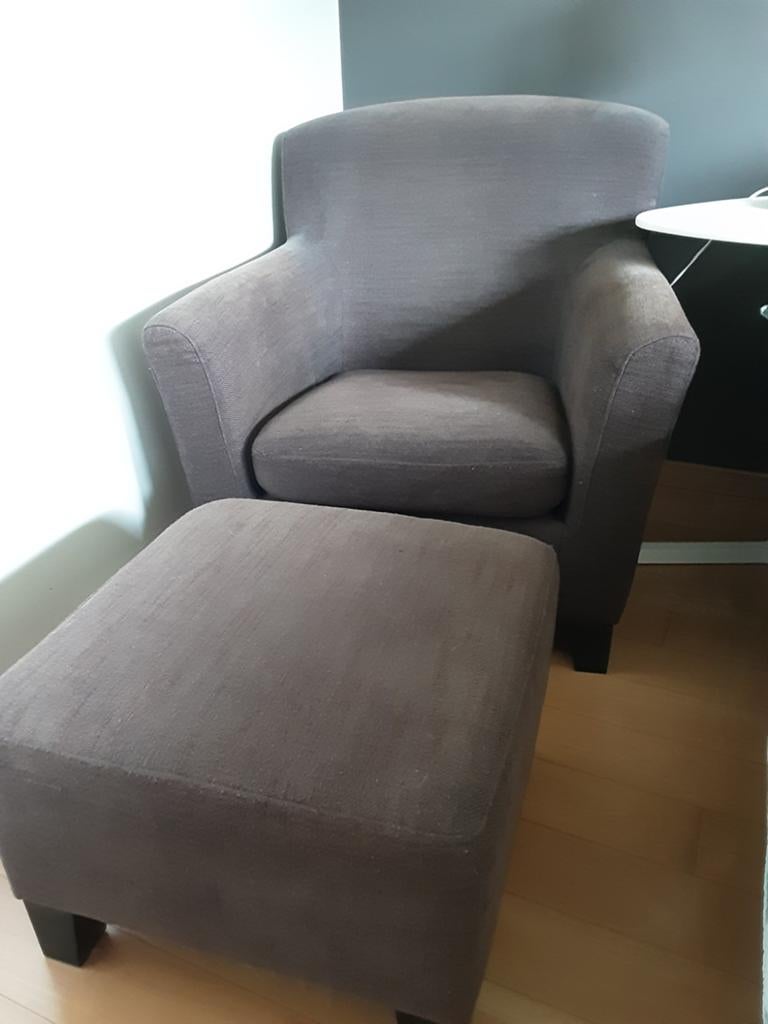 Bruine stoffen zetel met vierkante pouf, Maison & Meubles, Enlèvement