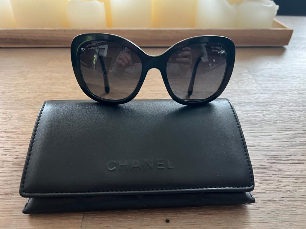 Zonnebril Chanel, Handtassen en Accessoires, Zonnebrillen en Brillen | Dames, Ophalen of Verzenden, Gebruikt, Zwart, Zonnebril
