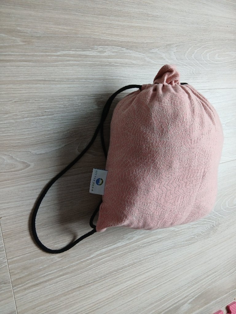 Écharpe de portage physiologique little frog, Enfants & Bébés, Autres marques, Écharpe de portage, Comme neuf, Enlèvement