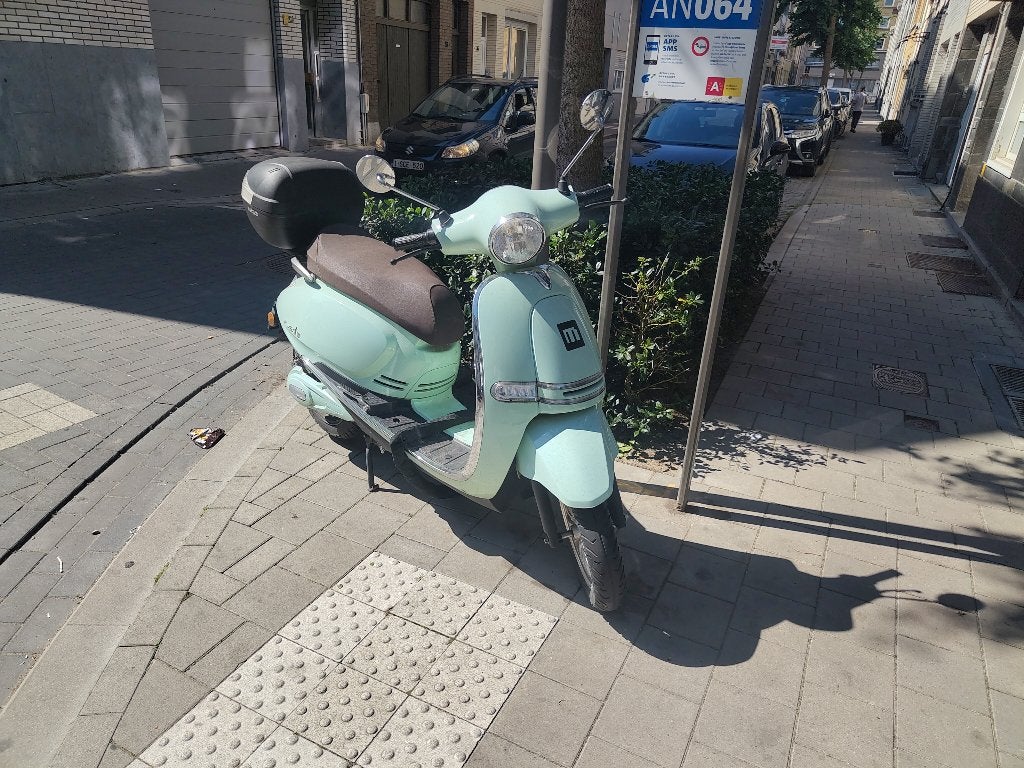 Elektrische motorfiets (Vespa-achtige scooter), Elektrisch, Zo goed als nieuw, Ophalen, Overige merken