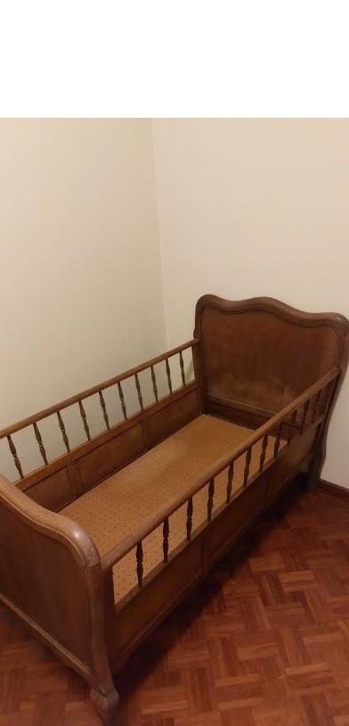 vol houten baby bed retro vintage, Kinderen en Baby's, Ophalen, Zo goed als nieuw, Minder dan 140 cm