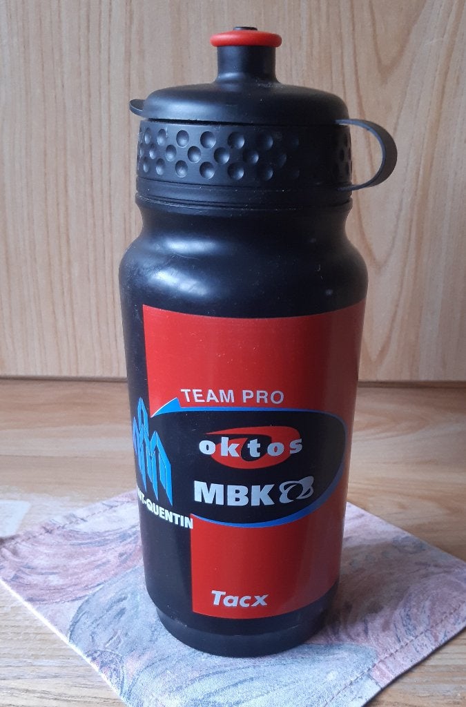 WIELRENNEN CYCLISME BIDON DRINKBUS TEAM OKTOS MBK, Ophalen of Verzenden