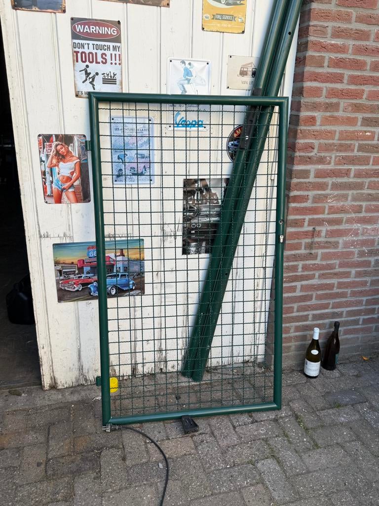 Groene metalen tuinpoort, Ophalen, Zo goed als nieuw
