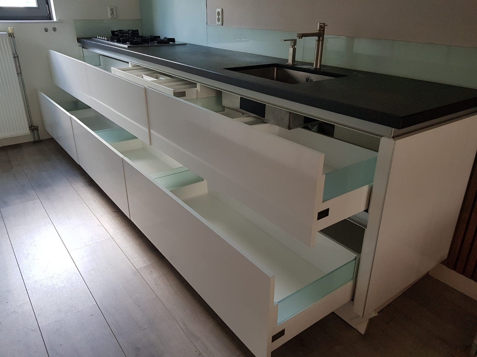 Volledige keuken. Briljant wit. Graniet., Huis en Inrichting, Ophalen, Gebruikt, Wit, Graniet of Steen
