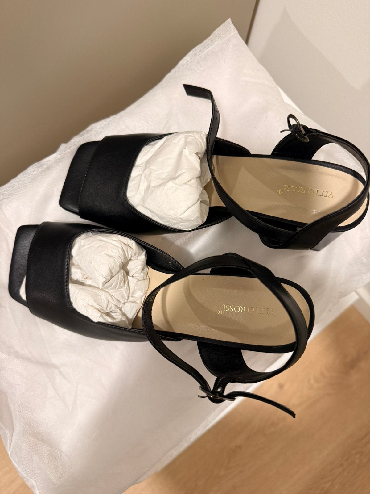 Sandales en cuir à bout ouvert, Enlèvement ou Envoi, Comme neuf