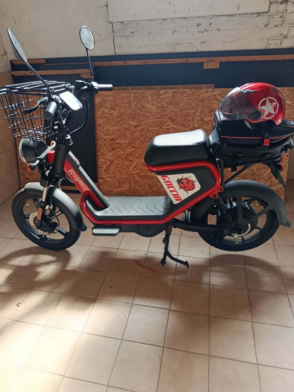 elektrische bromfiets klasse a goccia rood zwart 2023, Fietsen en Brommers, Ophalen