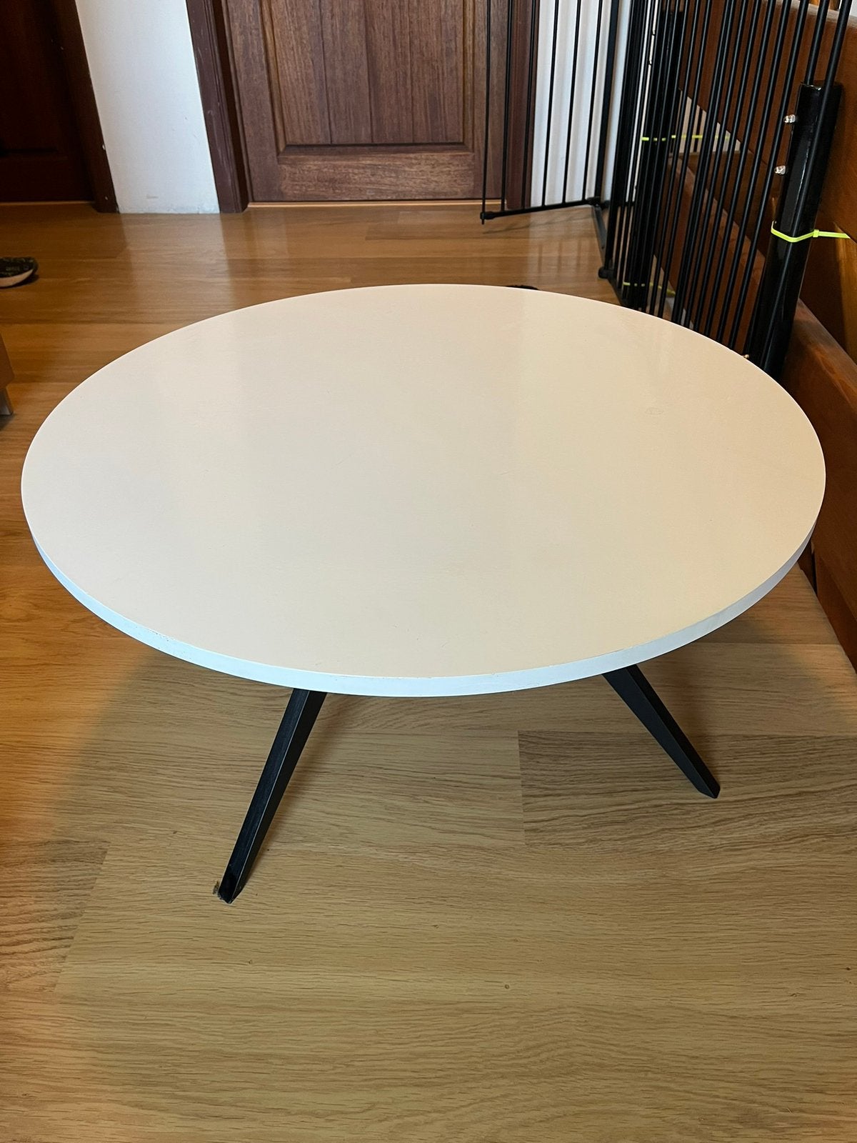Moderne ronde salontafel, Ophalen, Gebruikt, Rond