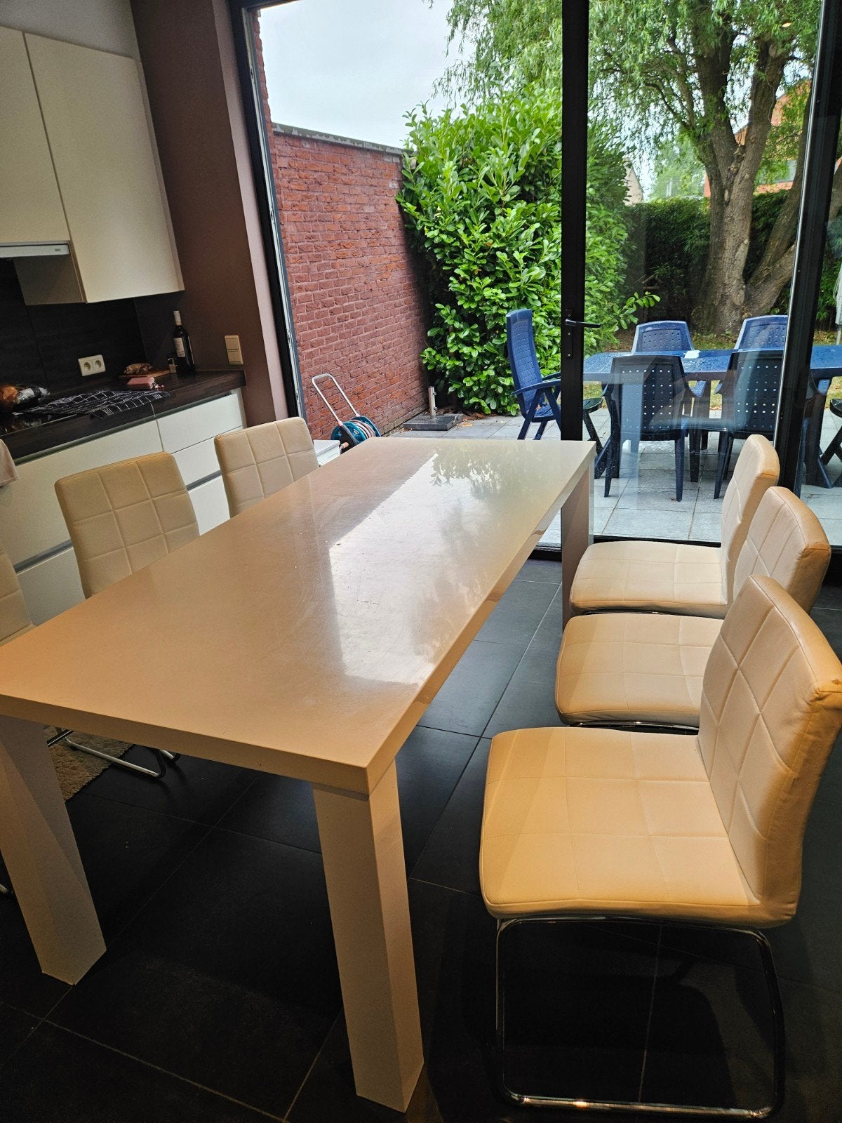 keukentafel met 6 stoelen, Ophalen