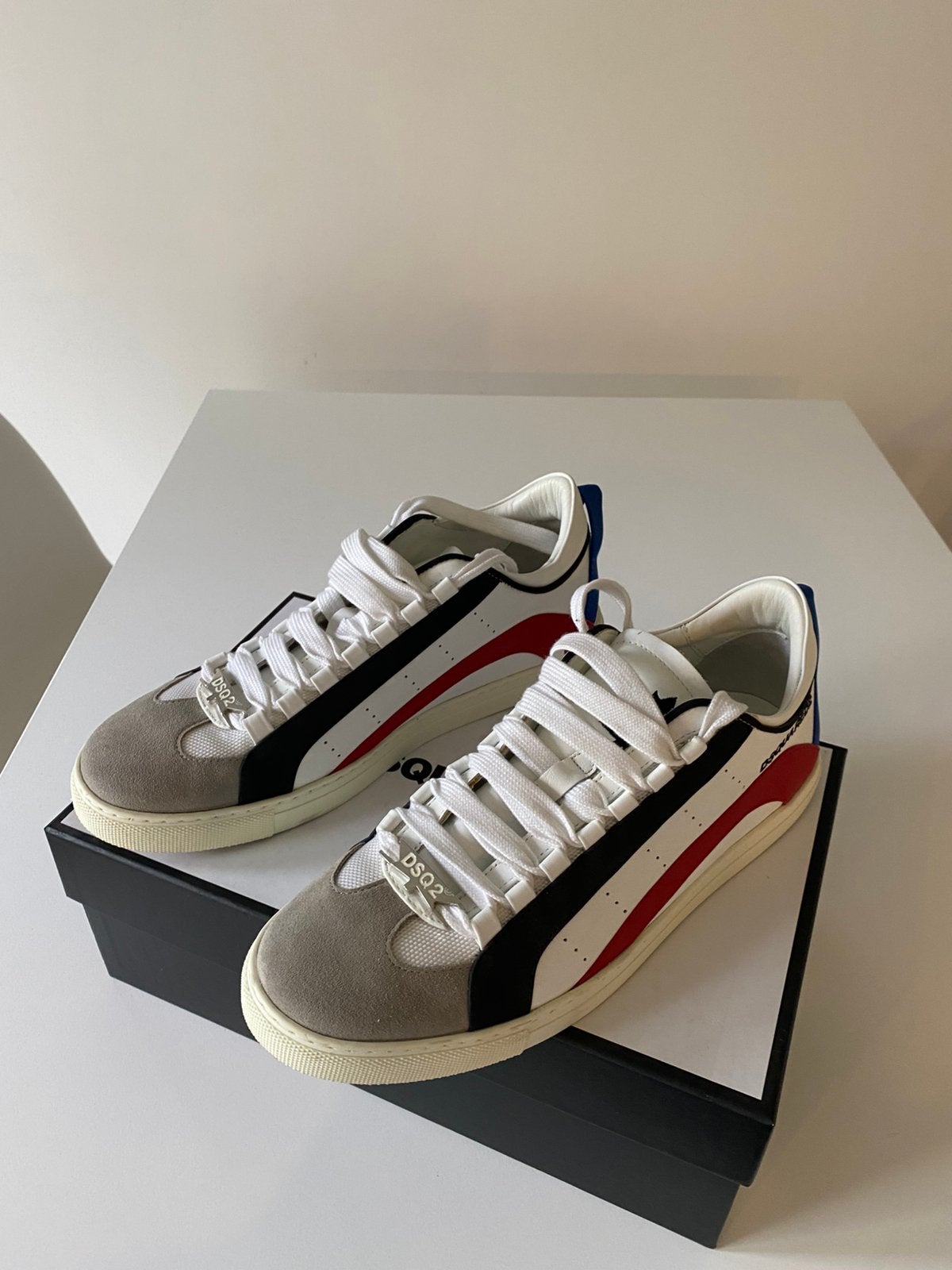 DSQUARED 551 sneakers 42,5 size, Ophalen of Verzenden, Zo goed als nieuw, Wit, Sneakers