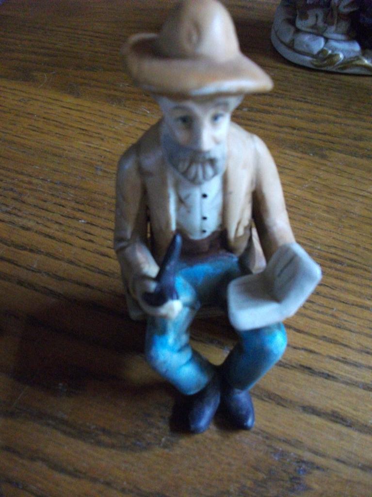 FIGURINES ET POTS DIVERS EN PORCELAINE, Enlèvement ou Envoi