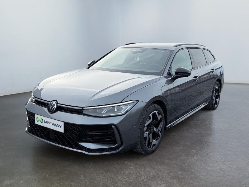 Volkswagen Passat R-Line | 1.5 TSI Plug-in 204cv | Attelage, Autos, Volkswagen, Argent ou Gris, Achat, Euro 6, Entreprise
