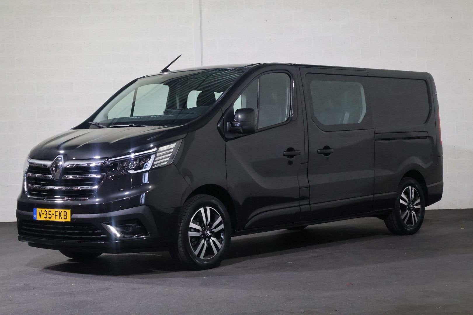 Renault Trafic 2.0 dCi 170pk L2 H1 DC Luxe Automaat, Automaat, Electronic Stability Program (ESP), Renault, Zwart