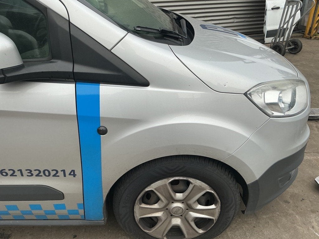 SPATBORD RECHTS VOOR Ford Transit Courier (|PET76A16015AG|), Gebruikt, Spatbord, Henry-Ford-Straße  1
50735  Köln, DE, Ford-Werke GmbH