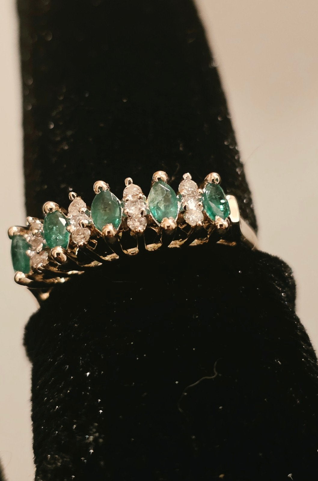 Gouden ring met marquisgeslepen smaragden en diamanten, Bijoux, Sacs & Beauté, Enlèvement ou Envoi, Or, Or