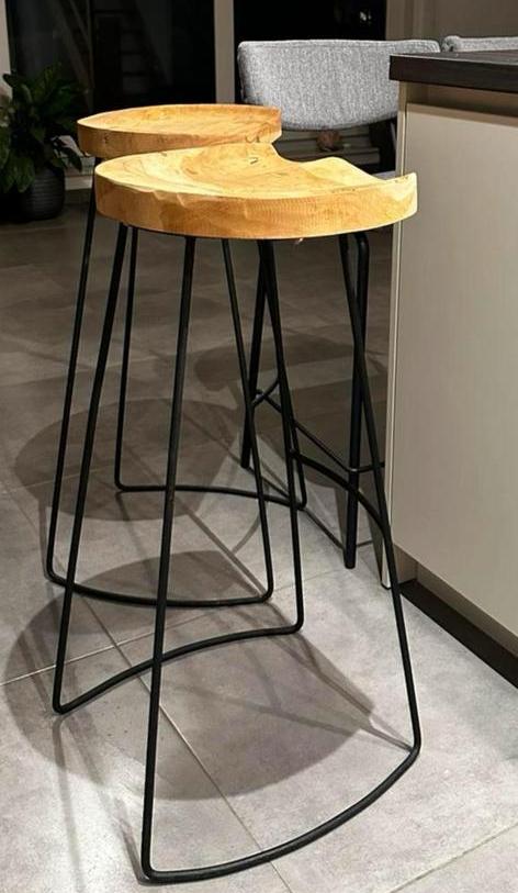 Barkrukken van metaal en hout - set van 2, Huis en Inrichting, Barkrukken, Nieuw, 60 tot 90 cm, Hout, Metaal, 2 krukken, Met voetsteun