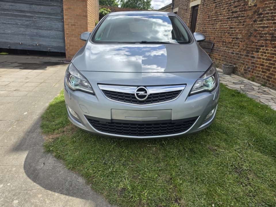 Opel astra J prete a immatriculer garantie, Autos, Opel, Entreprise, Achat, Astra, Ordinateur de bord, Diesel, Boîte manuelle