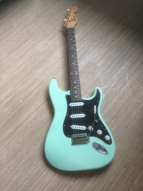Squier stratocaster (SSS) te koop, Musique & Instruments, Instruments à corde | Guitares | Électriques, Fender, Avec ampli, Enlèvement