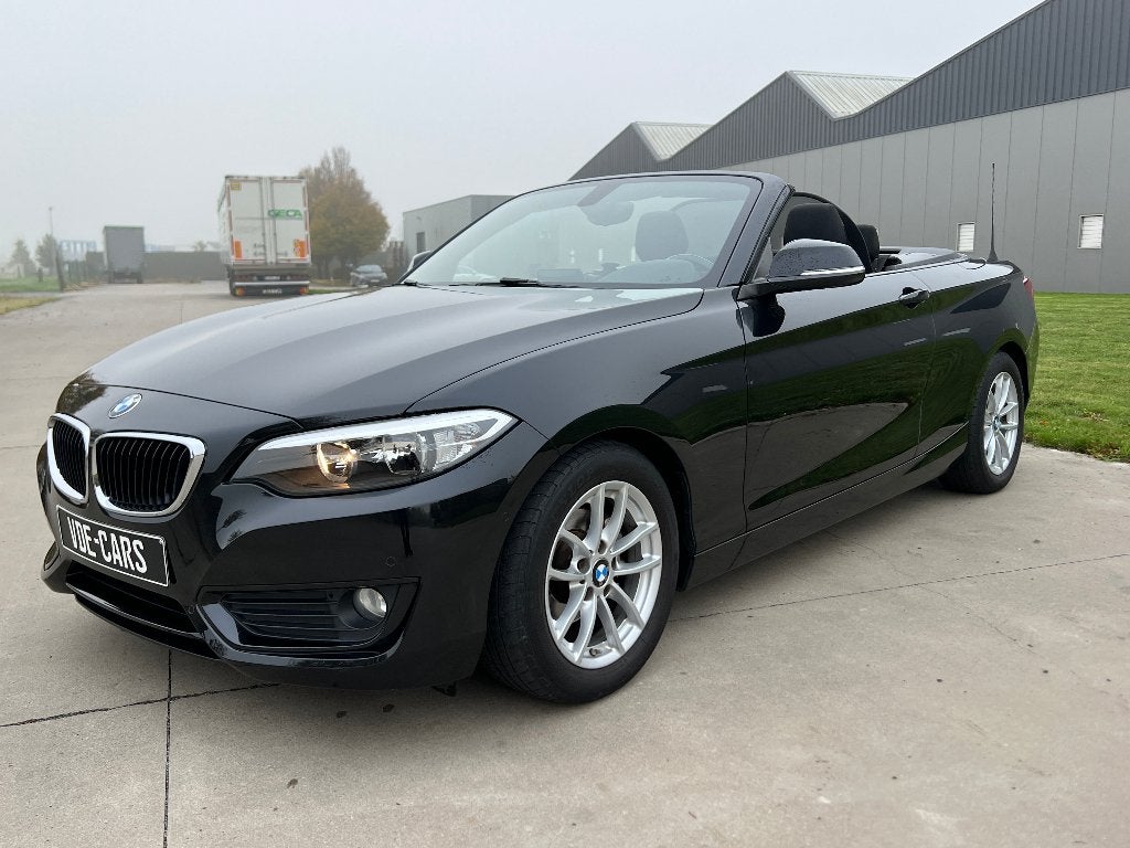 BMW 218 Cabrio GPS*SENSOREN*TREKHAAK, 4 zetels, Stof, Zwart, Bedrijf