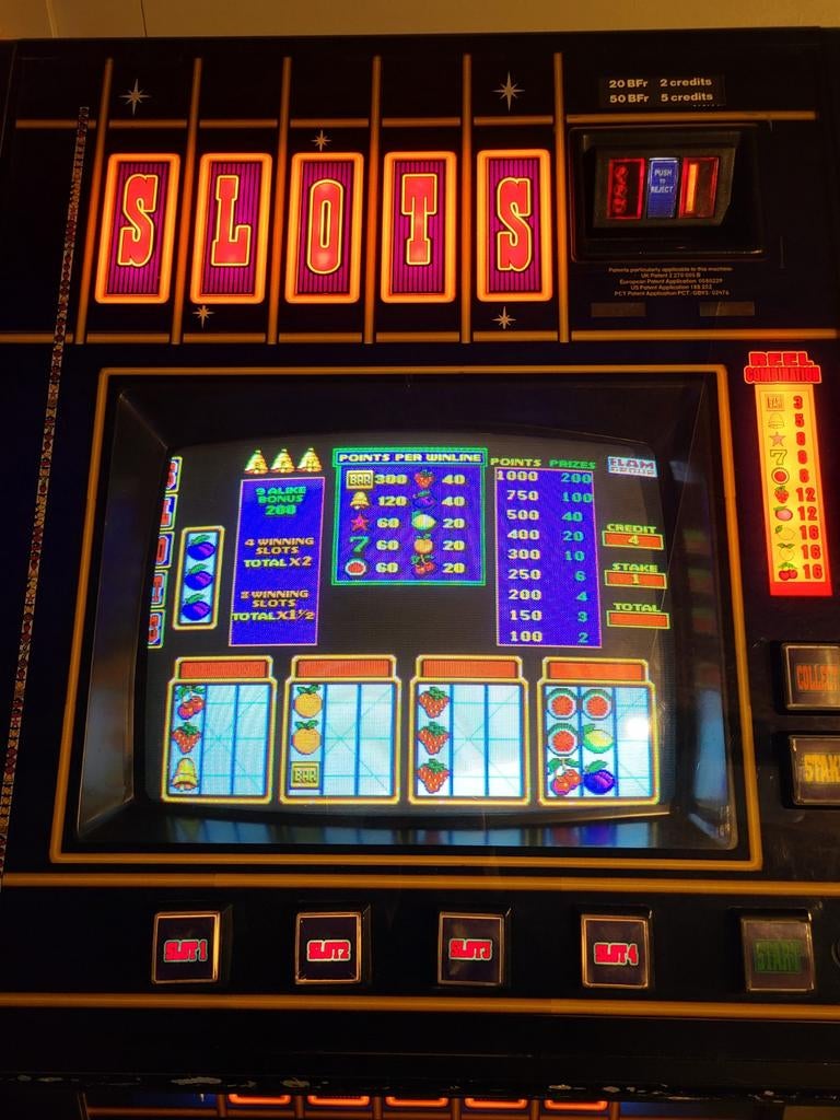 Slots kast uit de jaren 90, Verzamelen, Automaten | Gokkasten en Fruitautomaten, Euro, Ophalen
