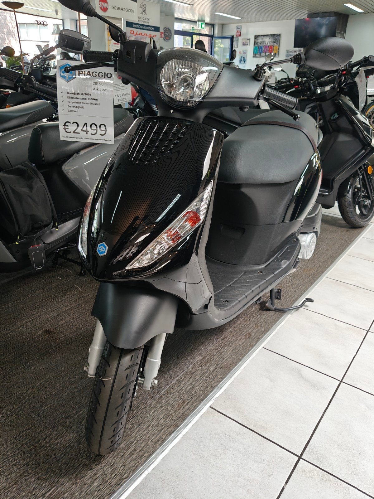 Piaggio ZIP 25km/h nieuwstaat met jaar garantie, Fietsen en Brommers, Scooters | Piaggio, Zo goed als nieuw, Zip, Klasse A (25 km/u)